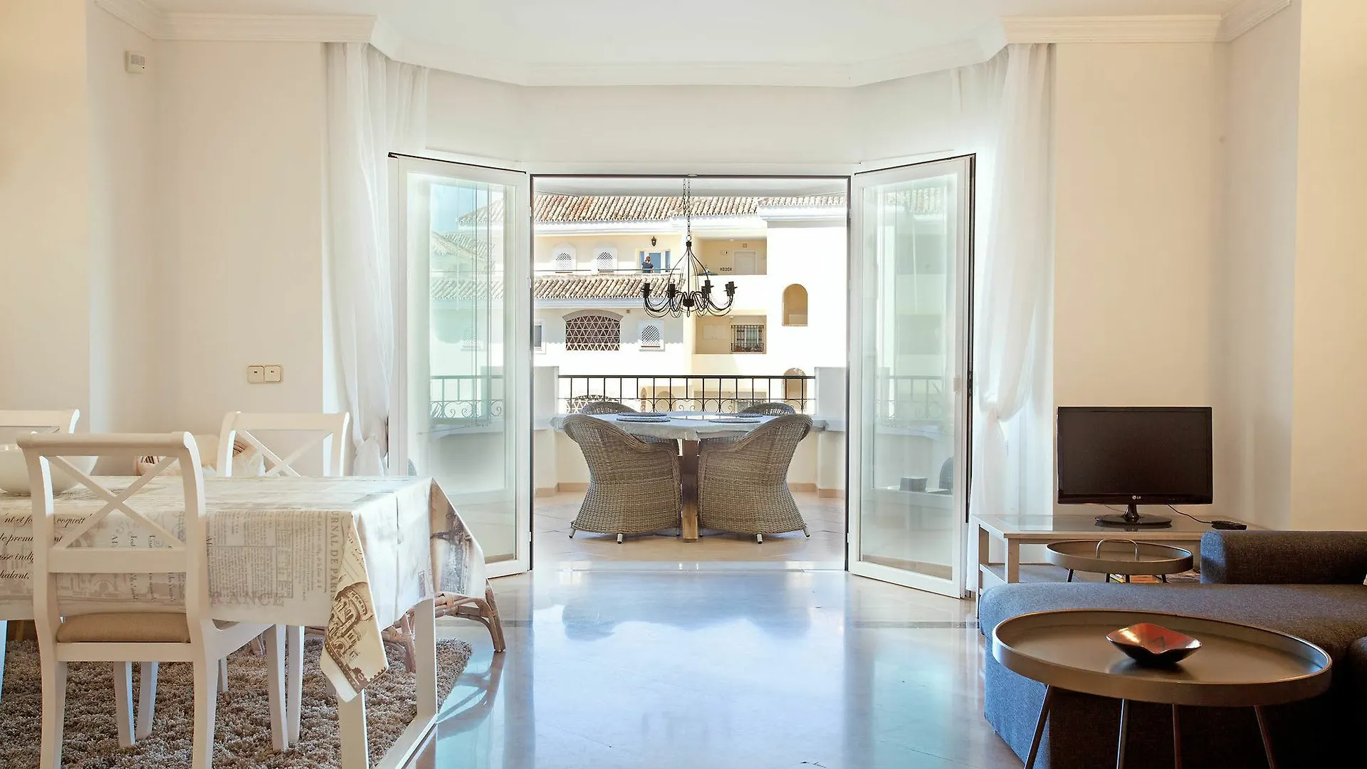 Luxury Beach Apartment Elviria, Marbella