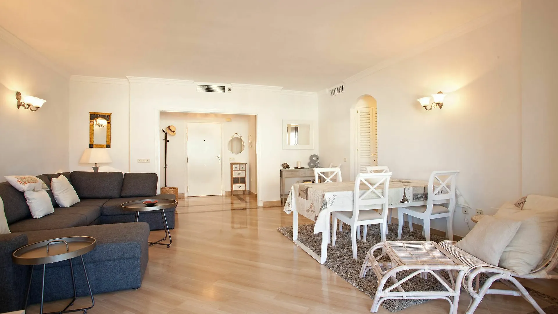 Luxury Beach Apartment Elviria, Marbella España
