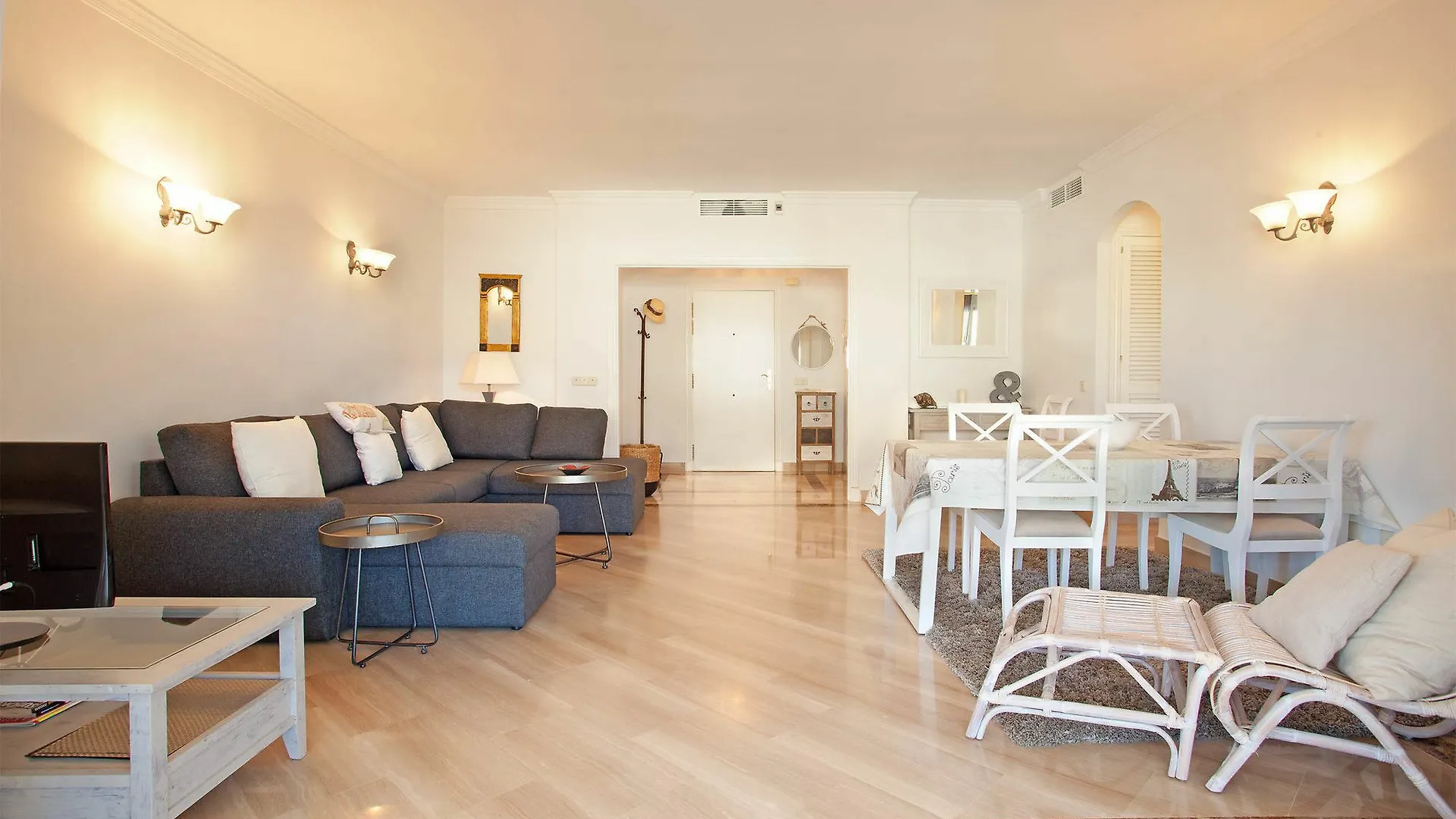 Luxury Beach Apartment Elviria, Marbella Spanien